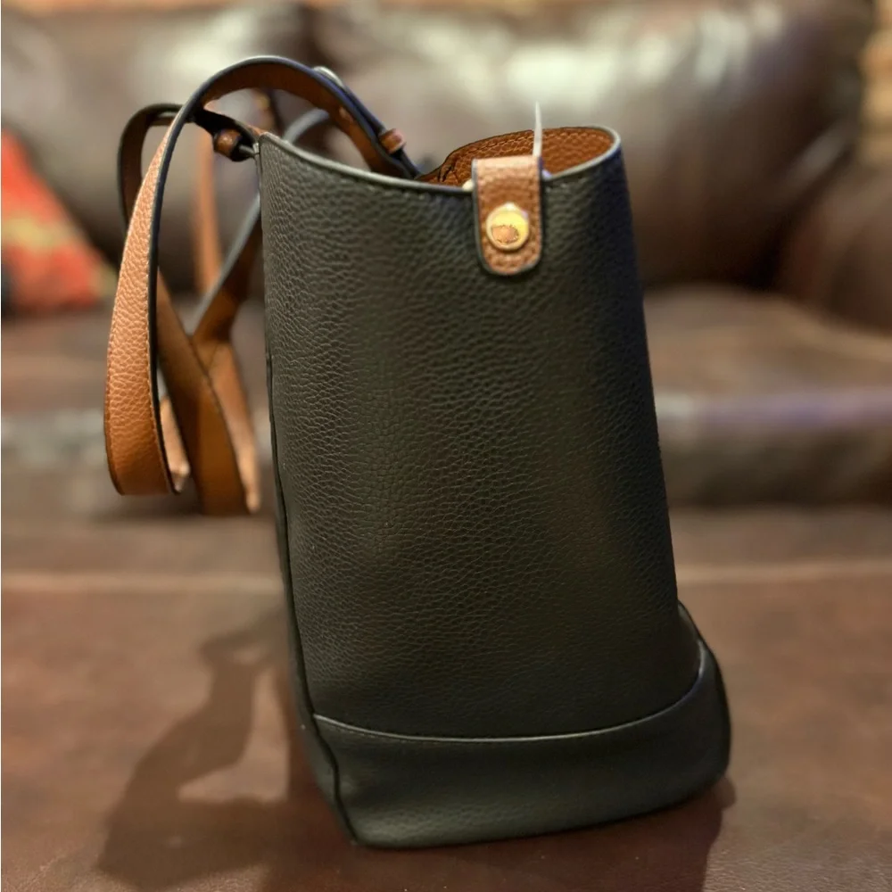 NWT G.H. Bass & Co. Black and Brown Structured Tote Bag - Picture 7 of 11